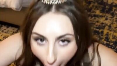 Big-Titted Babe Penelope Kay Gets Her First AVN Experience
