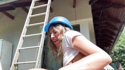 HUNT4K. Sexy Fanta Sie fucks with old Hunter for her annual salary in public