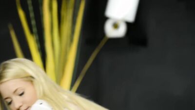 Full body orgasm for blonde hottie Kiara Lord