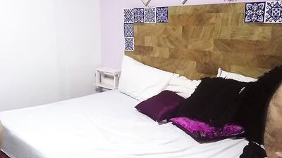 I fuck my hot friend until she has an orgasm and I fill her pussy