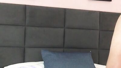 I fill my girlfriend's pussy and we fuck until we have orgasm