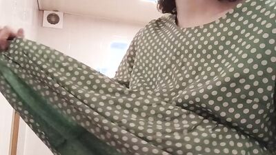 Trans-girl Stesha masturbates her small clit in the toilet