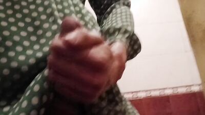 Trans-girl Stesha masturbates her small clit in the toilet