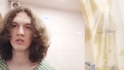 Trans-girl Stesha masturbates her small clit in the toilet