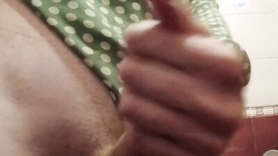 Trans-girl Stesha masturbates her small clit in the toilet