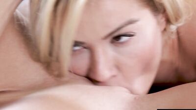 Stunning Blondes Lick Each Other's Pussy in a Mind Blowing 69