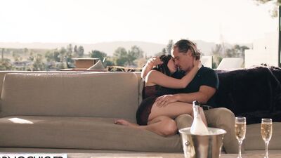 The Body's stunning beauty takes a romantic doggy-style pounding in HD