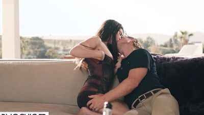 The Body's stunning beauty takes a romantic doggy-style pounding in HD