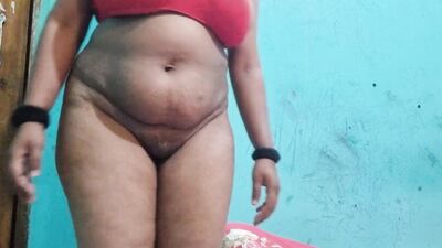 Watch this amateur babe pleasure herself in her room with her big ass and wet pussy