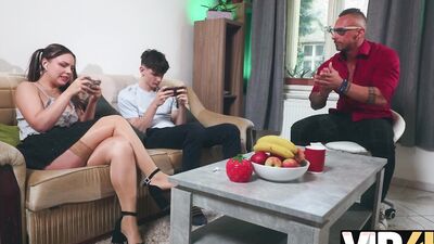 His Daddy's virtual cock ends up cumming inside the hot shaved pussy of his naughty girlfriend