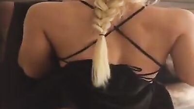 Amateur blonde chick takes a deep dicking & gets a messy creampie