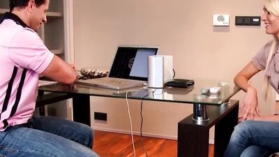 Blonde hottie with a big ass gets pounded by her psychologist & takes a hot load in her mouth