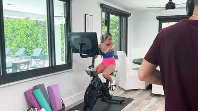 Filthy Rich & Luna Luxe get dirty with behind-the-scenes footage of Luna Luxe's big tits & blowjob skills