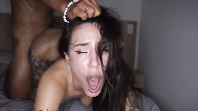 Argentinian amateur babe fucks stranger for a hot facial and cumshot