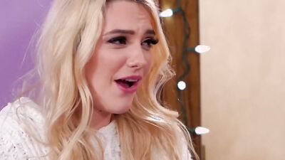 Last Min Christmas for College Babes -GIRLSWAY