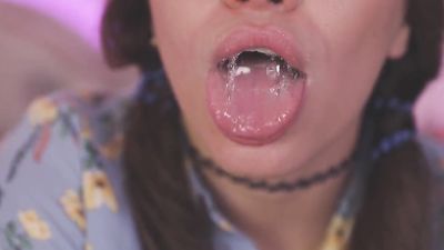 Sexy CamGirl Sucks her Toes