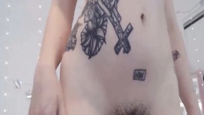 gorgeous babe banged her tight pussy till squirt