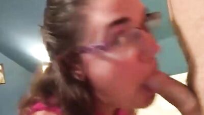Insatiable Amateur USA Wife Having Sex With Her Lover On The Bed