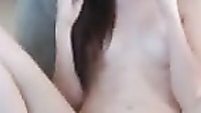 Live webcam show of a gorgeous chick who can't stop playing with her twat