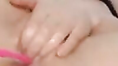 Webcam hussy is using a big dildo for stuffing her aching cunny