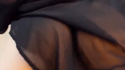 Curvaceous camgirl is fingering her tight asshole while rubbing her pussy