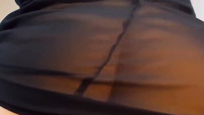 Curvaceous camgirl is fingering her tight asshole while rubbing her pussy
