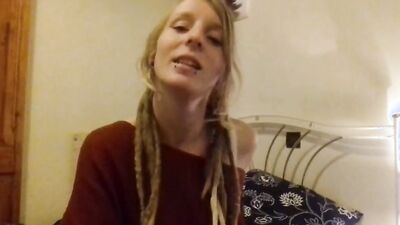 Blonde amateur babe wants you to enjoy and worship her smelly feet