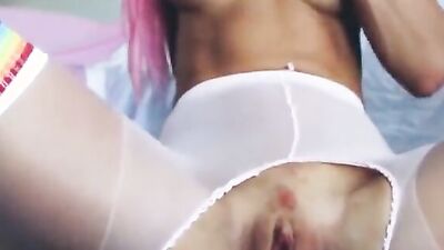 Amateur hussy tries out a couple of lovely butt plugs on her ass