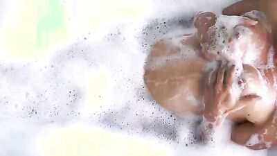 Amateur pussy eating and banging from the behind between a hot couple