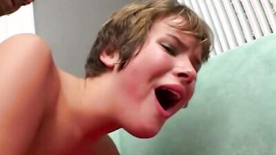 Rough DP fucking for a short-haired cooze in a 3some