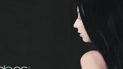 Brunette vixen is ready to take the thick cock up the butt