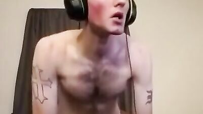 Solo amateur guy is fucking a flash light with his giant dick